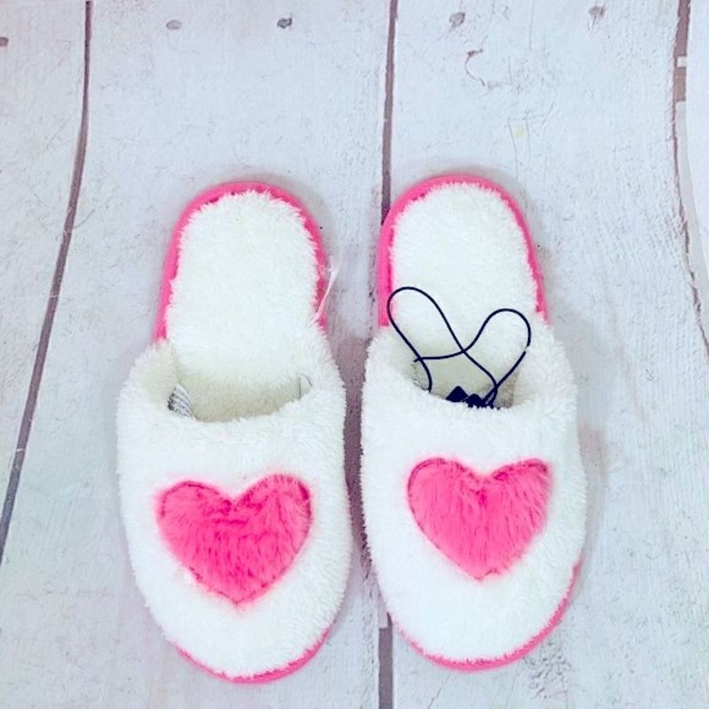 Heart detailed sleepers white & pink Small   slip on.